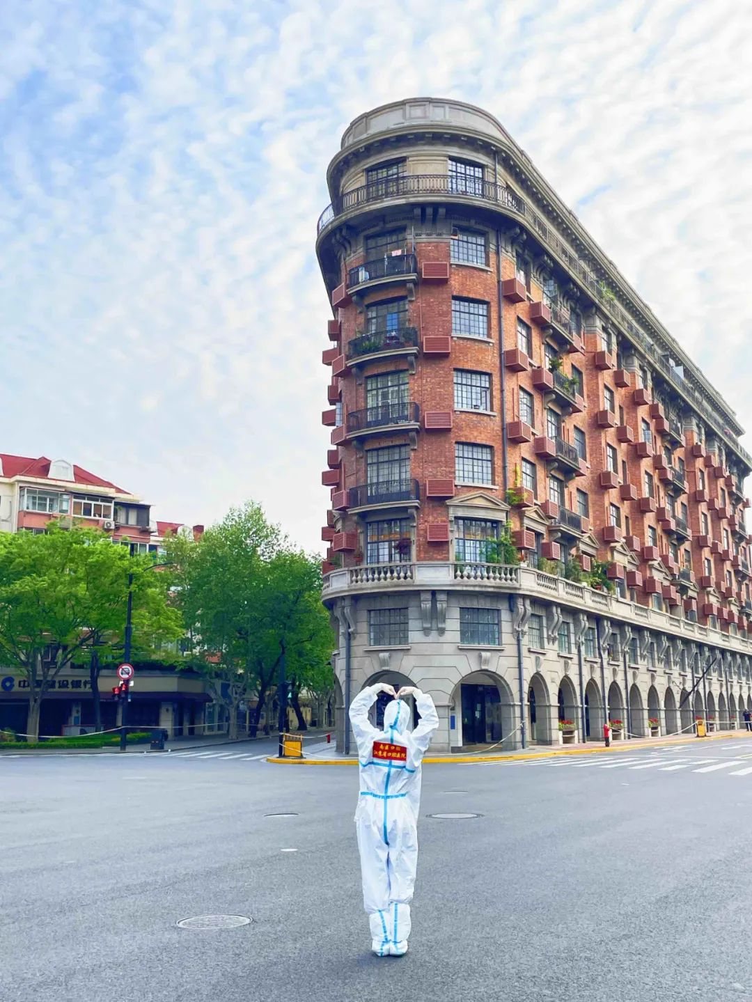 上海回应隔离点连营几十里-上海隔都